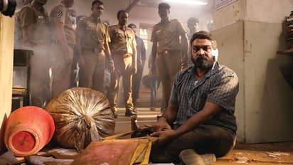 மங்காத்தா மாதிரி மாஸ் காட்டினாரா? இல்ல சுறா போல் புஸ்சுனு ஆனதா? விஜய் சேதுபதியின் 50வது படம் மகாராஜா விமர்சனம்