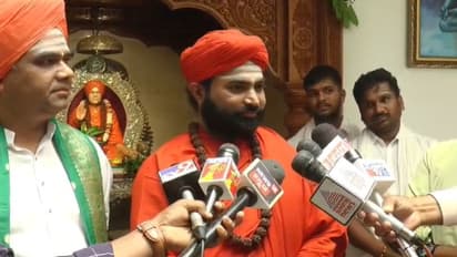 ರಾಜಕಾರಣ ಶುದ್ಧಿ ಮಾಡಲಿಕ್ಕೆ ಪರಮಪೂಜ್ಯರು ಬಹಳ ಯೋಗ್ಯರು: ದಿಂಗಾಲೇಶ್ವರ ಶ್ರೀಗಳ ಸ್ಪರ್ಧೆ ಸ್ವಾಗತಿಸಿದ ವಚನಾನಂದ ಶ್ರೀ!