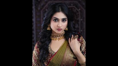 ಸೀರೆಯುಟ್ಟು ದೇವತೆಯಂತೆ ಕಂಡ ಮಲೈಕಾ ವಸುಪಾಲ್, ಚೆಂದ ನೋಡಿ 1 ಕೆಜಿ ಐಸ್‌ಕ್ರೀಂ ಸಿಕ್ಕಷ್ಟೇ ಖುಷಿಯಾಯ್ತು ಎಂದ ನೆಟ್ಟಿಗರು!