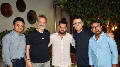 వాళ్లిద్దరినీ కరెక్ట్ టైమ్ కు దింపాడే ఎన్టీఆర్... వాటే స్ట్రాటజీ