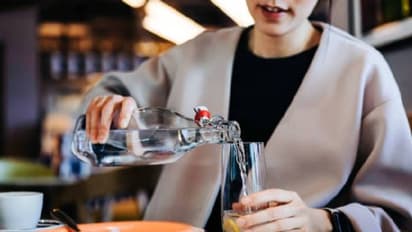 ഭക്ഷണത്തോടൊപ്പം സൗജന്യ കുടിവെള്ളം നൽകിയില്ല, പണി മേടിച്ച് റെസ്റ്റോറന്റ്, പിഴ 5000 രൂപ