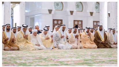 ശൈഖ് സായിദ് ഗ്രാന്ഡ് മോസ്കില് പെരുന്നാള് പ്രാര്ത്ഥന നിര്വ്വഹിച്ച് യുഎഇ പ്രസിഡന്റ്