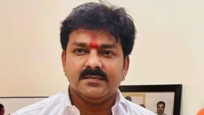 അമ്മയാണ് ഭൂമിയേക്കാൾ വലുത്, അമ്മയ്ക്ക് കൊടുത്ത് വാക്കാണ്; ഞാൻ പിന്മാറില്ല, മത്സരിക്കുമെന്ന് ഗായകൻ പവൻ സിംഗ്