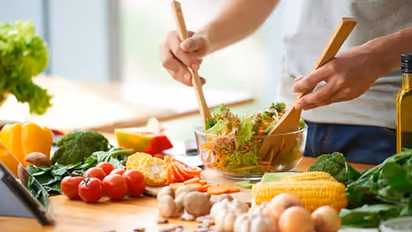 പിസിഒഎസ് ഉള്ളവര്‍ ഡയറ്റില്‍ ഉള്‍പ്പെടുത്തേണ്ട അഞ്ച് ഭക്ഷണങ്ങള്‍... 