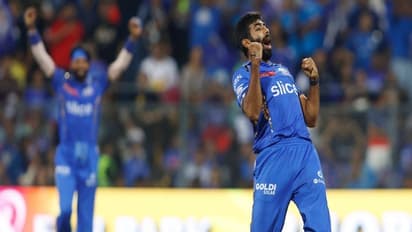 ആദ്യ മൂന്നില് രണ്ട് പേരും മുംബൈ താരങ്ങള്! വിക്കറ്റ് വേട്ടക്കാരില് ചാഹലിനെ പിന്തള്ളി ബുമ്ര ഒന്നാമത്