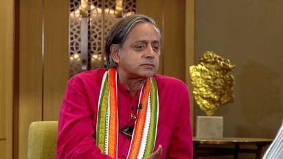 മുഖ്യമന്ത്രി സ്ഥാനാര്ത്ഥിയാകണമെന്ന തരൂരിന്റെ മോഹം നടക്കില്ല, ആരേയും ഉയര്ത്തിക്കാട്ടില്ലെന്ന് ഹൈക്കമാന്റ്