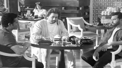 ఒకే ఫ్రేమ్ లో సచిన్, ధోని, రోహిత్.. ఈ క్రికెట్ లెజెండ్స్ అసలు ఏం చేయాలనుకుంటున్నారు...?