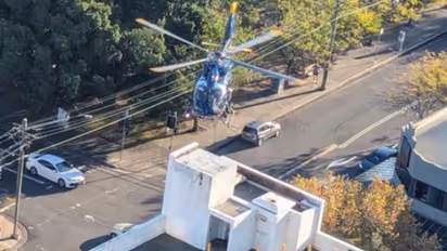 Terror attack in Sydney: ஆஸ்திரேலியாவின் சிட்னி நகரில் தீவிரவாதிகள் தாக்குதல்; பலர் சுட்டுக் கொலை!!