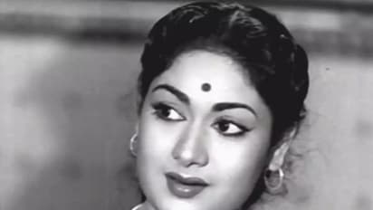 సావిత్రి అంతిమయాత్ర రోజు చూసిన షాకింగ్‌ విషయాలు బయటపెట్టిన మురళీ మోహన్‌.. ఇంట్రెస్టింగ్‌గా పేకాట కథ