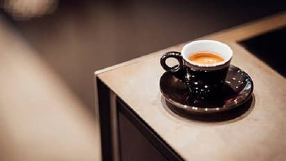 ഭർത്താവിനെ കൊല്ലാൻ കാപ്പിയിൽ വിഷം കലർത്തി ഭാര്യ, എല്ലാം കയ്യോടെ പൊക്കി രഹസ്യക്യാമറകൾ