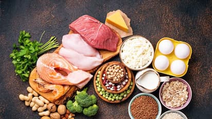 கேரட்டை விடுங்க...இந்த 8 உணவுகளை சாப்பிட்டாலே கண் பார்வை தெளிவாகும்