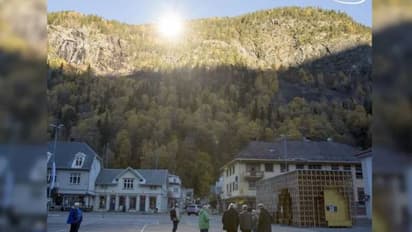 മൂന്നുമാസം പകലിലും ഇരുട്ടാവുന്ന ​ഗ്രാമം, ഭീമൻ കണ്ണാടികൊണ്ട് പ്രശ്നം പരിഹരിച്ച് മേയർ