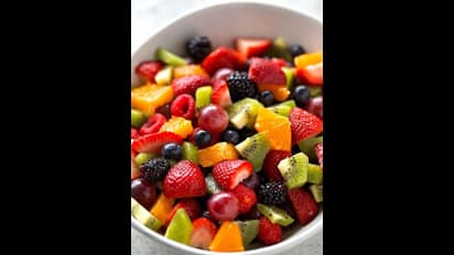 പ്രമേഹരോ​ഗികൾ ഒഴിവാക്കേണ്ടതും കഴിക്കേണ്ടതുമായ പഴങ്ങൾ 