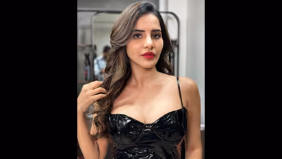 సర్జరీ చేయించుకున్నావా? అషురెడ్డిని అలా చూసి అడిగేశాడు... బిగ్ బాస్ బ్యూటీ సమాధానం?