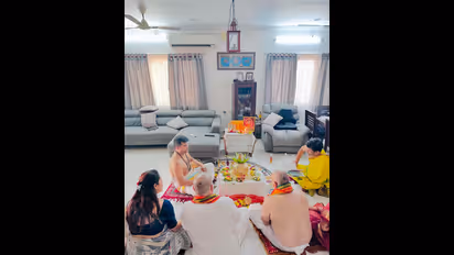 అనసూయ లగ్జరీ హౌస్ ని ఎప్పుడైనా చూశారా... ఇంటిని ఎంత నీట్ గా సర్ధుకుందో చూడండి!