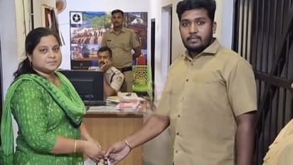 ഓട്ടം കഴിഞ്ഞ് വണ്ടി കഴുകുന്നതിനിടെ ദാ ഒരു പൊതി, തുറന്നിട്ടും ഇന്ദ്രജിത്തിന്റ കണ്ണ് മഞ്ഞളിച്ചില്ല, നല്ല മാതൃക