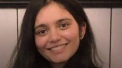 UPSC Cracker: पिता का साया सिर से उठा...मां संग घर छूटा...अब प्रयागराज की इस बिटिया ने भरी सफलता की उड़ान