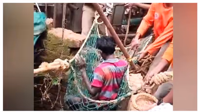 പലവട്ടം മുന്നറിയിപ്പ് നൽകിയിട്ടും വീണ്ടും വീണ്ടും, ഇത്തവണ കാണിപ്പയ്യൂരിൽ, കുടുങ്ങിയത് കിണറ്റിൽ, രക്ഷ ഫയർഫോഴ്സ്