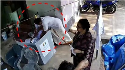 92 വയസുകാരിക്ക് വേണ്ടി വോട്ട് ചെയ്തു, സിപിഎം നേതാവിനെതിരെ കള്ളവോട്ട് പരാതി; ഉദ്യോഗസ്ഥർക്ക് സസ്പെൻഷൻ