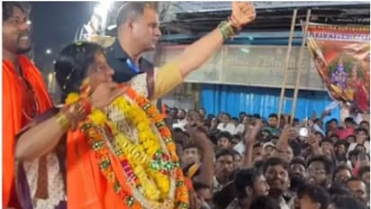 പള്ളിയ്ക്ക് സമീപം അമ്പ് തൊടുത്തു വിടുന്നത് ആം​ഗ്യം കാണിച്ച് ബിജെപി സ്ഥാനാർത്ഥി; വിവാദം, മാപ്പുമായി രം​ഗത്ത്