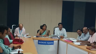 ತುಮಕೂರು :  ಕೊಳವೆಬಾವಿಗಳನ್ನು ತ್ವರಿತ ವಿದ್ಯುದ್ದೀಕರಣಗೊಳಿಸಲು ಡಿಸಿ ಸೂಚನೆ