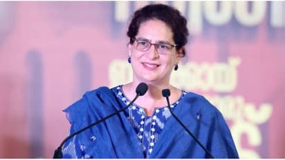 പ്രിയങ്ക മത്സരിക്കാനില്ല, പ്രചാരണത്തിന് നേതൃത്വം നൽകും; 24 മണിക്കൂറിനുള്ളിൽ തീരുമാനമെന്ന് അടുത്ത വൃത്തങ്ങൾ