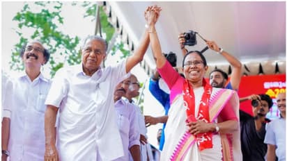 'വടകര ശൈലജ ടീച്ചർക്കുള്ളത്, മഹാമാരിയെ നേരിട്ട കേരളത്തിന്റെ അതിജീവനശക്തിയുടെ മുഖം'; വോട്ട് തേടി മുഖ്യമന്ത്രി