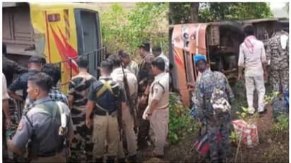 പൊലീസ് ഉദ്യോഗസ്ഥർ സഞ്ചരിച്ച ബസ് അപകടത്തിൽപെട്ടു; 10 പേർക്ക് പരിക്ക്, 3 പേരുടെ നില ഗുരുതരം, സംഭവം ബസ്തറില്