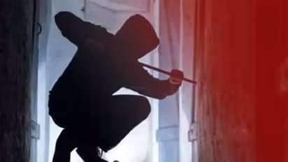 ಮಾಜಿ ಮೇಯರ್ ಮನೆಯಲ್ಲಿ ಕೆಜಿಗೂ ಹೆಚ್ಚು ಚಿನ್ನಾಭರಣ, ನಗದು ದೋಚಿ ಸೆಕ್ಯೂರಿಟಿ ಗಾರ್ಡ್ ಎಸ್ಕೇಪ್