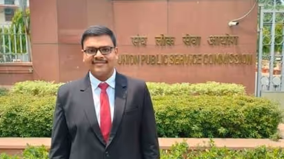 UPSC CSE 2023 Topper: See the viral marksheet of AIR 1 Aditya Srivastava