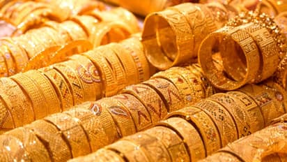 Gold Rate Today: വമ്പൻ വീഴ്ചയിൽ സ്വർണവില; ഉപഭോക്താക്കൾക്ക് ആശ്വാസം. ഇന്നത്തെ വില അറിയാം 