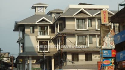 അങ്കമാലിയിൽ ബോംബ് ഭീഷണി: നഗരസഭാ കാര്യാലയത്തിൽ പൊലീസ് പരിശോധന