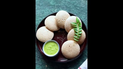 இன்று காலை டிபனாக 'இளநீர் இட்லி' ட்ரை பண்ணுங்க.. ரெசிபி இதோ!