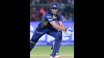 പവർപ്ലേയില് 23-3, നാണക്കേടിന്റെ പടുകുഴിയില് ഗുജറാത്ത് ടൈറ്റന്സ്; സിറാജ് ഷോയില് ആർസിബിക്ക് നേട്ടം