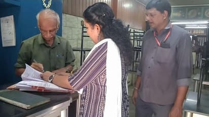 എങ്ങനെ വിശ്വസിച്ച് കഴിക്കും ! വൃത്തി കാണാനില്ലാത്ത അടുക്കളകൾ, എട്ടുകാലി മസാല ദോശ, കുന്നംകുളത്ത് പരാതിയിൽ നടപടി