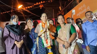 ಅನ್ನ ಕೊಡುವ ಕಾಂಗ್ರೆಸ್ ಪಕ್ಷಕ್ಕೆ ವೋಟ್ ಕೊಡಿ: ಪ್ರಿಯಾಂಕಾ ಜಾರಕಿಹೊಳಿ