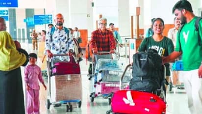 Lok Sabha Elections 2024: ಮತ ಹಾಕಲೆಂದೇ ಕೊಲ್ಲಿ ದೇಶಗಳಿಂದ 10,000 ಮಂದಿ ಕೇರಳಕ್ಕೆ..!