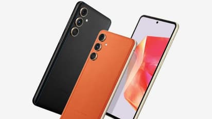 1 TB ஸ்டோரேஜ்.. 45W சார்ஜிங்.. 5,000mAh பேட்டரி.. சாம்சங் கேலக்சி சி55 விலை எவ்வளவு தெரியுமா?