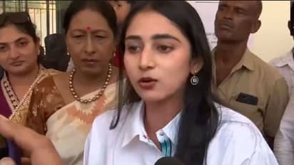 டி.கே. சிவக்குமாரின் மகள் அரசியலில் நுழைகிறாரா? யார் இந்த ஐஸ்வர்யா ஹெக்டே?