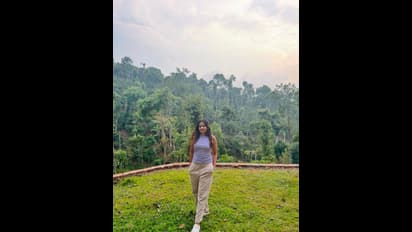 ನಮ್ರತಾ ಗೌಡ  ಅಪ್ಪ, ಅಮ್ಮನ ಜೊತೆ ವೆಕೇಶನ್ ಮೂಡಲ್ಲಿದ್ರೆ, ಫ್ಯಾನ್ಸ್‌ಗೆ ಮದ್ವೆ ಚಿಂತೆ!