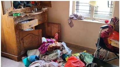 സംഭവമറിഞ്ഞത് ബന്ധുവീട്ടിൽ പോയ വീട്ടുകാർ തിരിച്ചെത്തിയപ്പോൾ; എല്ലാം മുറിക്കുള്ളിൽ വാരിവലിച്ചിട്ട് കവർച്ച