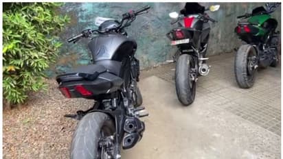 നമ്പർ പ്ലേറ്റില്ല, പൊലീസ് കൈകാണിച്ചപ്പോൾ "ഇടിച്ചുതെറിപ്പിക്കടാ അവനെ" എന്ന് ആക്രോശം; പിടിയിലായവരിൽ 2 കുട്ടികളും