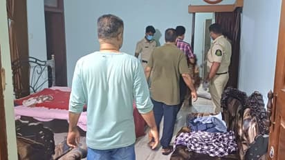 കഴിച്ചിരുന്നത് ഒരു ഈന്തപ്പഴം മാത്രം; യുവാക്കളുടെ മരണം പട്ടിണി കിടന്നുതന്നെ, അമ്മയെ ആശുപത്രിയിലേക്ക് മാറ്റി