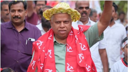 'ഇലക്ഷന് കമ്മീഷന് രാജ്യത്തിന് അപമാനം, കയ്യുംകെട്ടി നോക്കിയിരിക്കുന്നു'; വിമര്ശനവുമായി എംവി ജയരാജന്