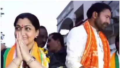 തമിഴ്നാട്ടിൽ ആരോഗ്യപ്രശ്നം പറഞ്ഞ് ഒഴിവായി; തെലങ്കാനയില് കേന്ദ്ര മന്ത്രിക്കൊപ്പം ഖുഷ്ബുവിന്റെ റോഡ് ഷോ