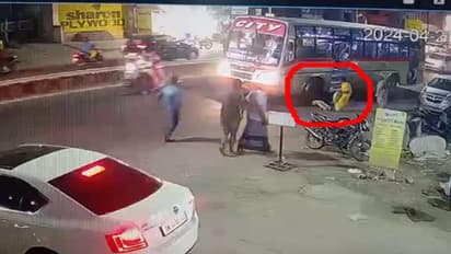 கோவையில் தனியார் பேருந்தின் சக்கரத்தில் பாய்ந்த நபர் உயிரிழப்பு!