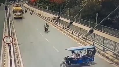 തിരക്കേറിയ വണ്‍വേ, യൂടേണ്‍ എടുത്ത ഇ റിക്ഷ ബൈക്കിൽ ഇടിച്ചു, ബൈക്ക് യാത്രികന് ദാരുണാന്ത്യം