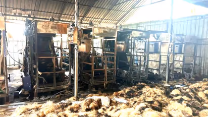 കയർ ഫാക്ടറിക്ക് തീപിടിച്ചു, ചകിരി കയറാക്കുന്ന ആറ് യന്ത്രങ്ങളും കത്തിനശിച്ചു, 35 ലക്ഷത്തോളം രൂപയുടെ നഷ്ടം