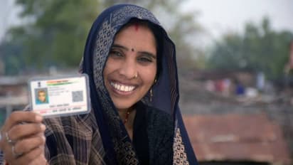  ओरिजनल के बजाय कीजिए इस "आधार" का यूज - नहीं होंगे स्कैम के शिकार- जाने पूरा प्रॉसेज