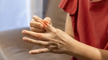 യൂറിക് ആസിഡ് കൂടുന്നുണ്ടോ? ഡയറ്റില് ഉള്പ്പെടുത്താം ഈ നട്സും സീഡ്സും